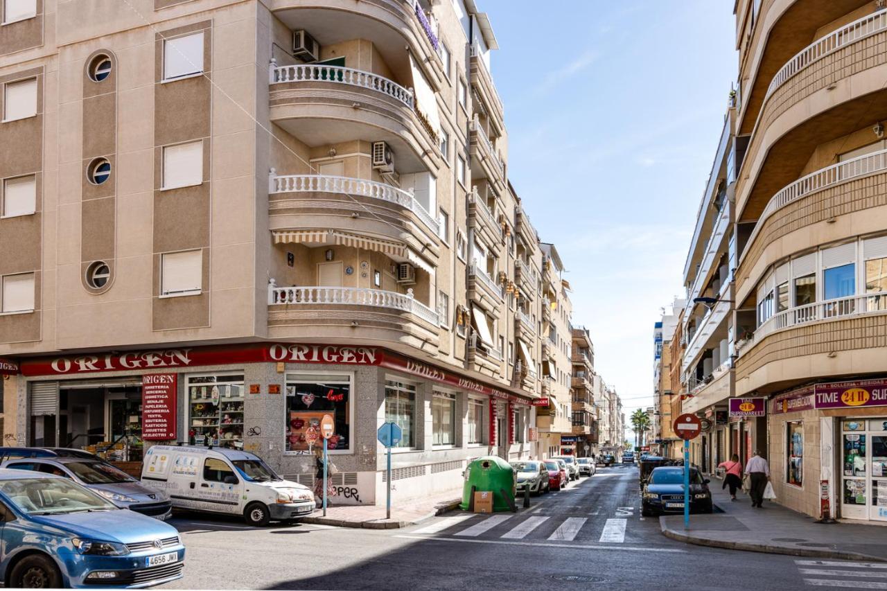 Apartamento Caballero De Rodas Torrevieja Esterno foto