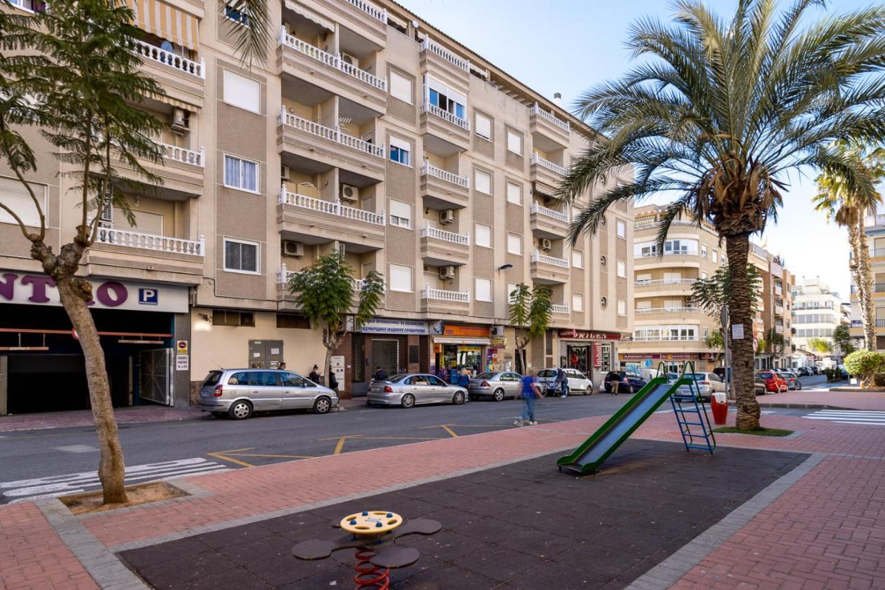 Apartamento Caballero De Rodas Torrevieja Esterno foto