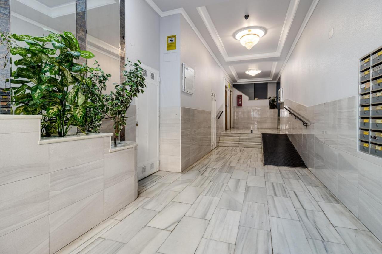 Apartamento Caballero De Rodas Torrevieja Esterno foto