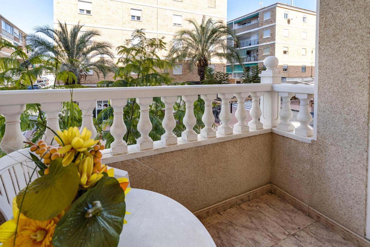 Apartamento Caballero De Rodas Torrevieja Esterno foto